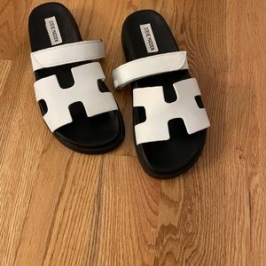 Steve Madden Mayven Sandal.